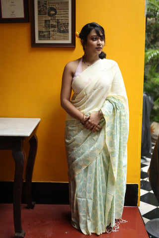 Fluttering Leaves Handloom Bamboo Fabric Saree